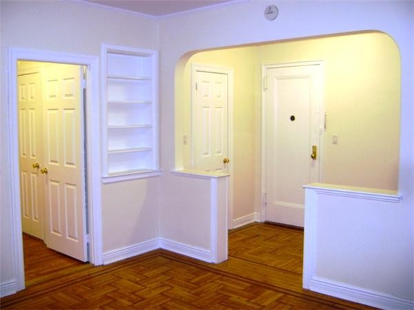 Primary Photo - 123 E 24th St