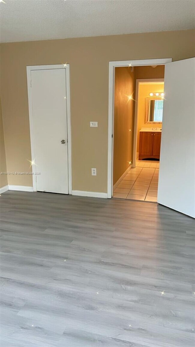 Foto del edificio - 505 NW 177th St