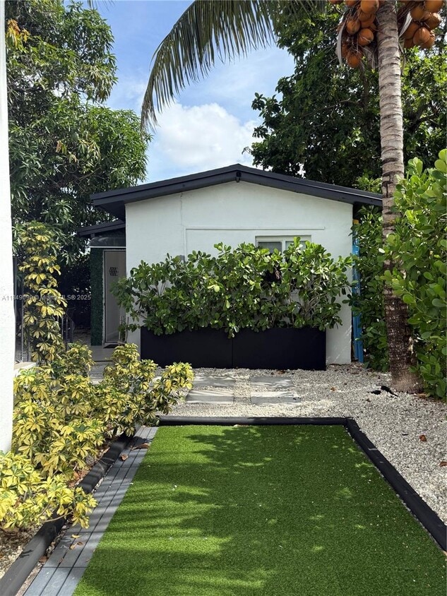 Foto principal - 2230 NW 6th St