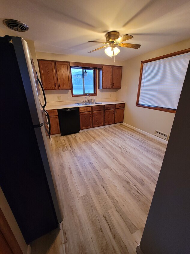 Kitchen from living room - 28 Joseph St