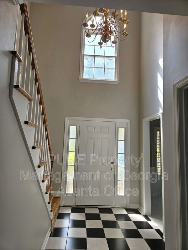 Foto del edificio - 582 Harcourt Pl SE