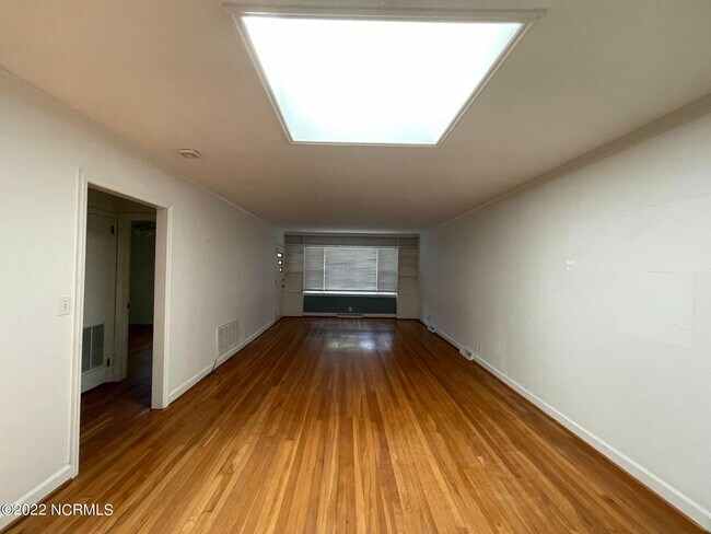 Foto del edificio - 264 E Indiana Ave