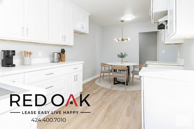 Building Photo - 8011 S Western Ave