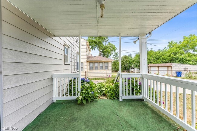 Building Photo - 17107 Stockbridge Ave