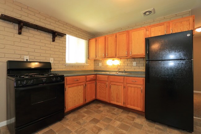 Building Photo - 10230 Greenvalley