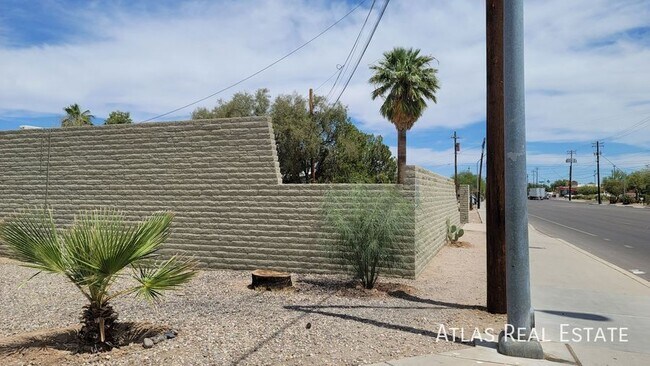 Foto del edificio - 3451 N Flowing Wells Rd