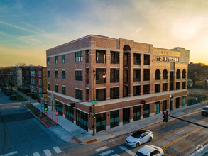 Building Photo - 551 E 47th St