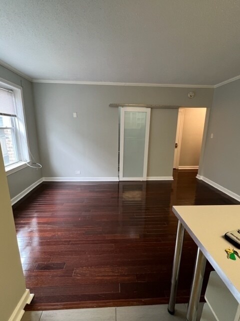 Foto del edificio - 844 W Ainslie St
