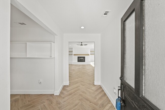 Foto del edificio - 10722 Lynbrook Dr