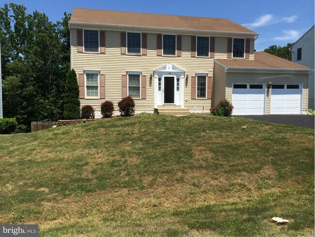 Building Photo - 45 Summerwood Dr