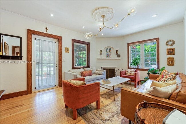 Foto del edificio - 1029 Milan Ave