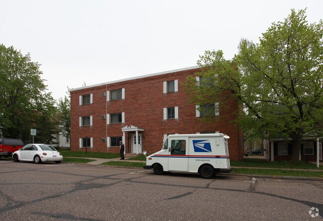 Building Photo - 606 3rd St