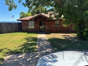 Building Photo - 500 Pecan St