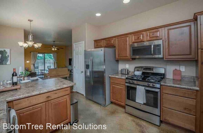 Foto del edificio - 2 br, 1 bath House - 5465 E Onyx Drive