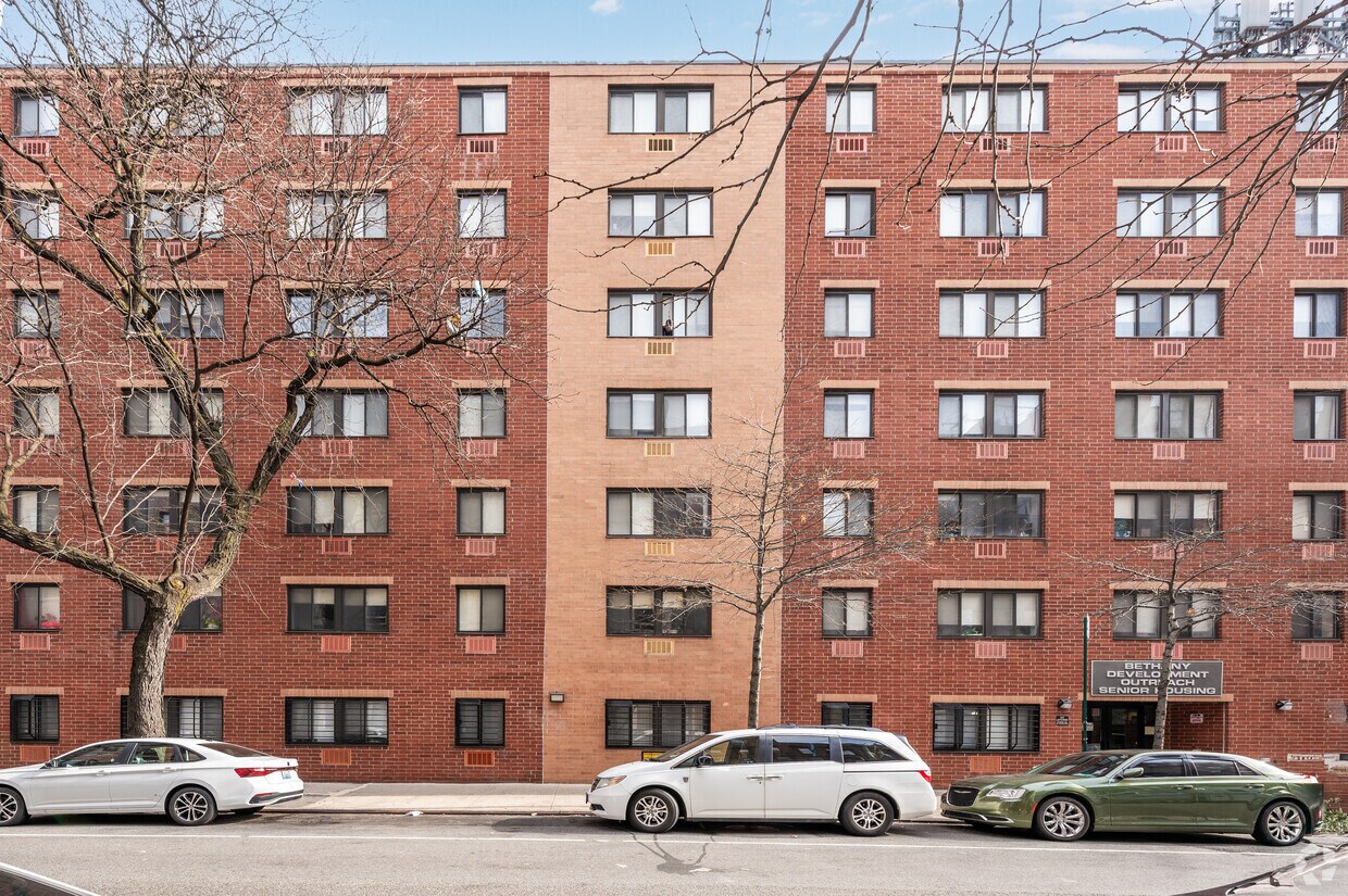Fotografía del edificio - Mt. Morris Plaza Senior Housing