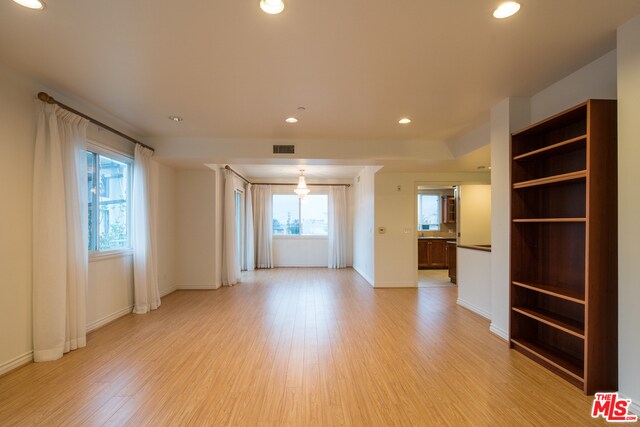 Foto del edificio - 11824 Darlington Ave