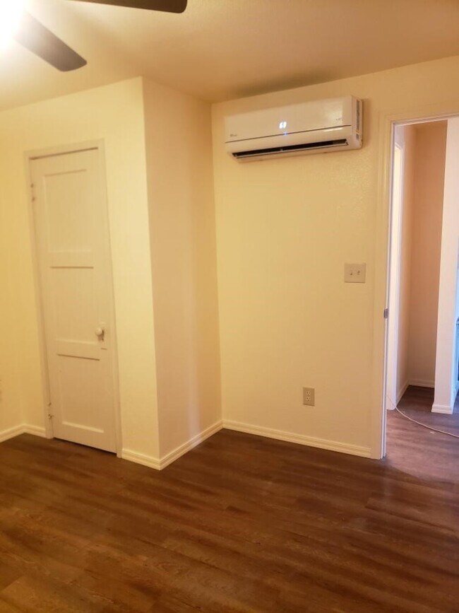 Foto del edificio - 513 N. Berry