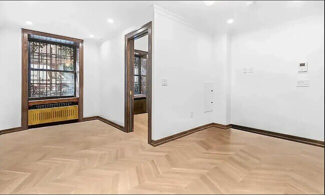 Foto del edificio - 121 E 37th St