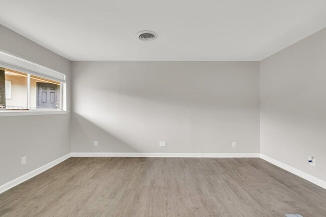 Building Photo - The Point