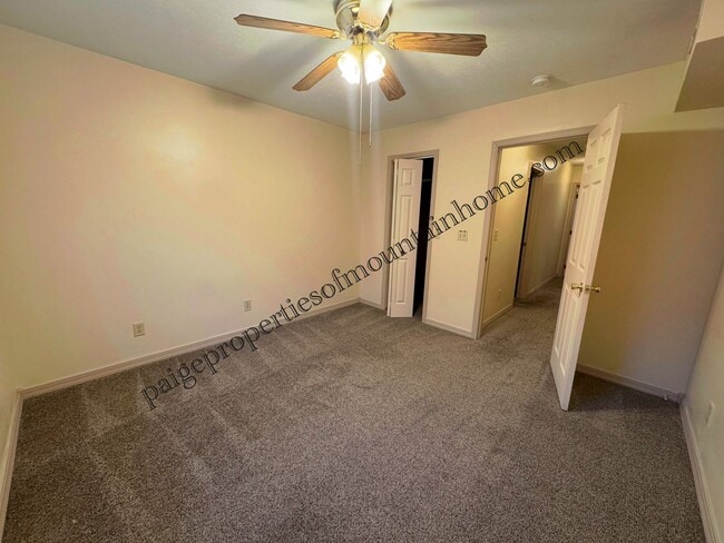 Building Photo - 1218/1220 Ridgecrest