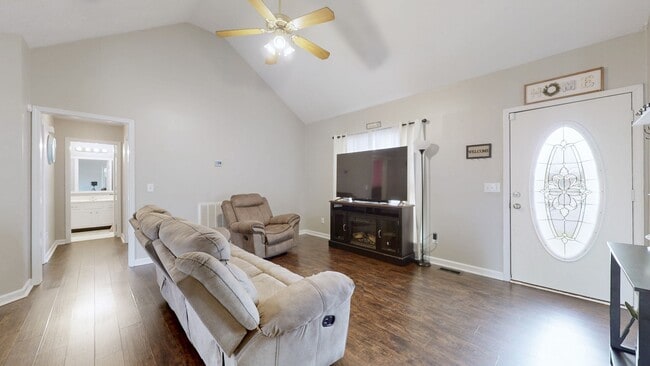 Building Photo - 2553 Hillingdon Dr