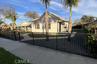 Building Photo - 405 Ramona Ave