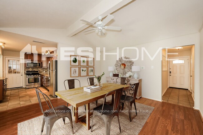 Foto del edificio - 713 Brownstone Street