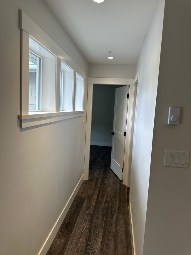 Photo du bâtiment - 1807 Lifehouse Crt