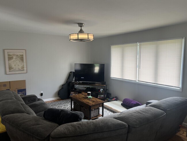 Building Photo - 42 Barbara Ave