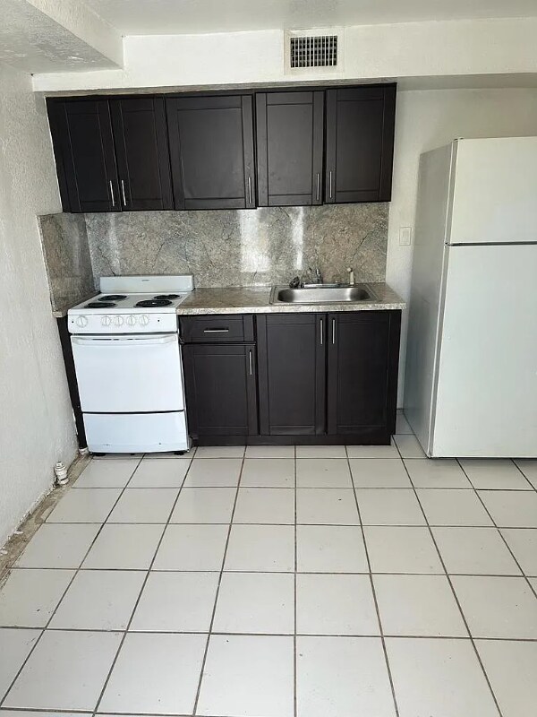 Foto del edificio - 201 NW 28th Terrace
