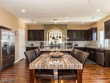 Foto del edificio - 5059 Bonnie Doon Ln