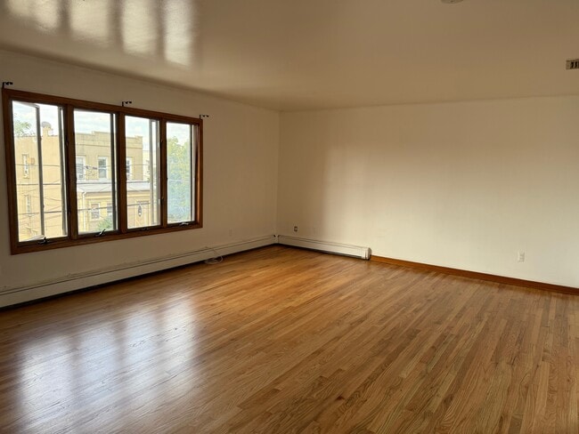 Building Photo - 373 Jersey Ave