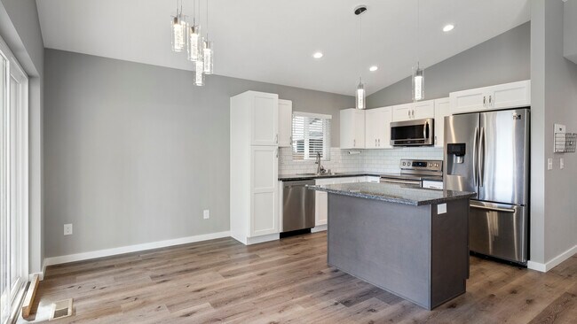 Foto del edificio - 10902 E Fairview Ave