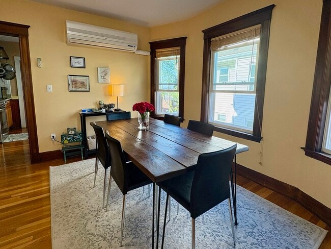 Images are representative samples of the advertised unit. Actual units shown during tours may differ - 11 Sunset St