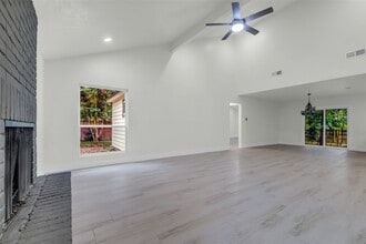 Building Photo - 1602 Pine Oak Dr