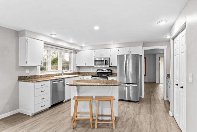 Foto del edificio - 4BD, 2.5BA Home located in the desirable C...