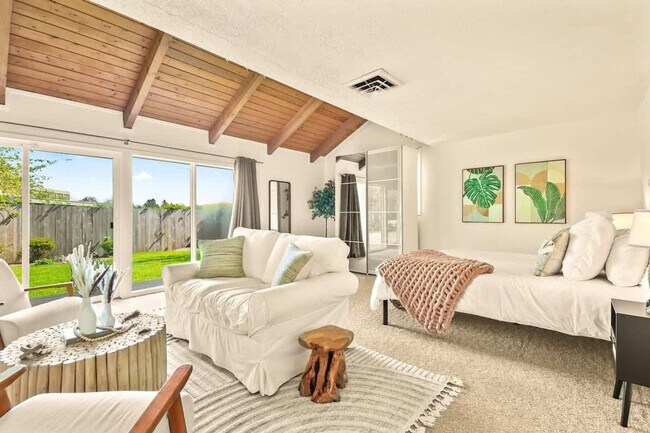 Foto del edificio - 560 SW 144th Ave