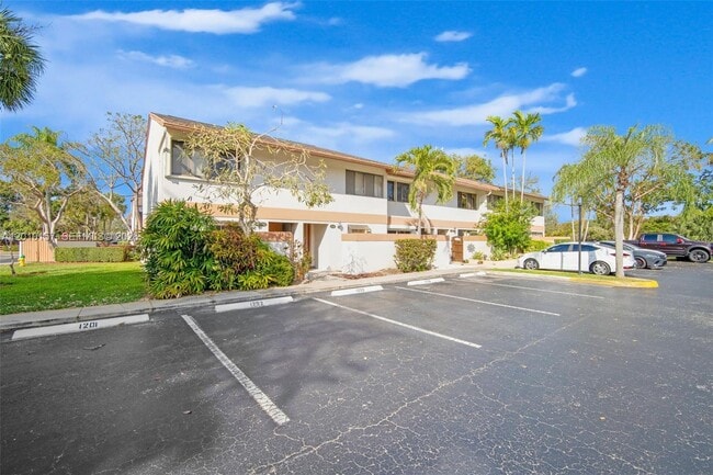 Foto del edificio - 4250 SW 70th Terrace