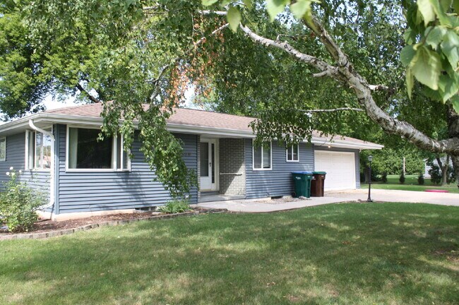 Foto del edificio - 3 Bedroom Ranch in Appleton