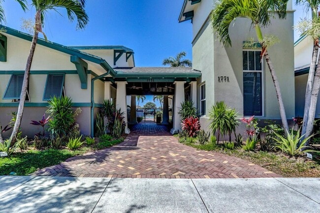 Foto del edificio - 477 Pacific Grove Dr