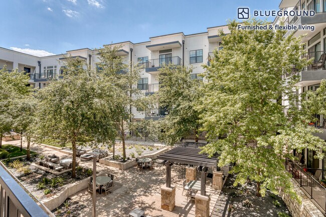 Foto del edificio - 10011 Stonelake Blvd