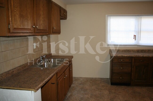 Foto del edificio - 9538 E 39th St