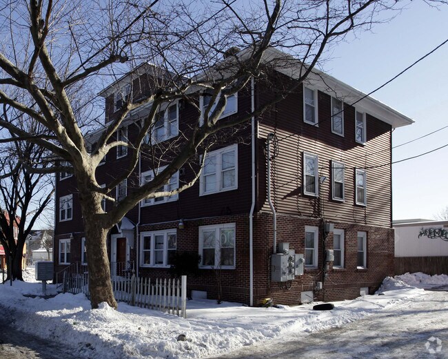 Building Photo - 8 Miller Ave