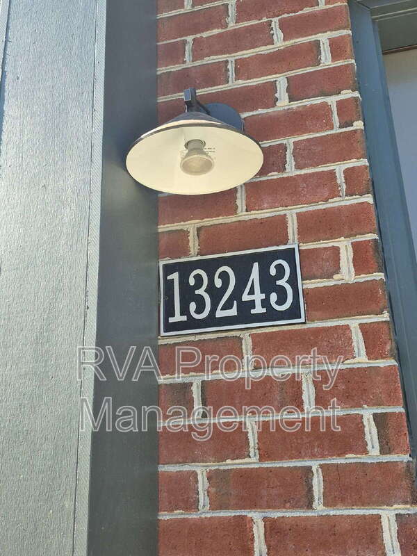 Foto del edificio - 13243 Garland Ln