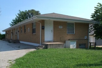 Building Photo - 207 Highview Ave