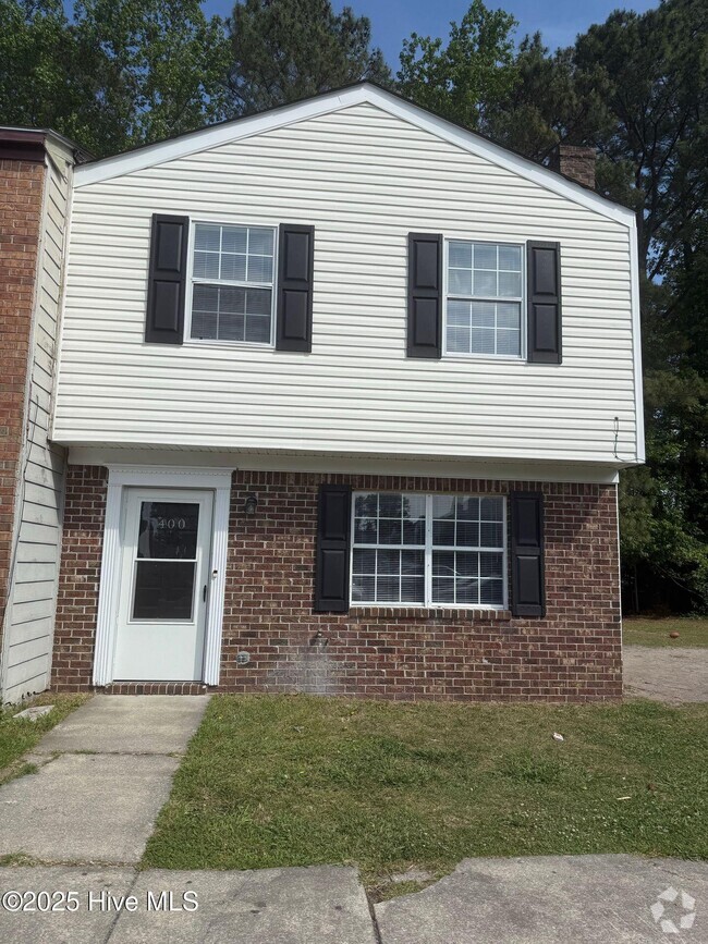 Building Photo - 400 Myrtlewood Cir