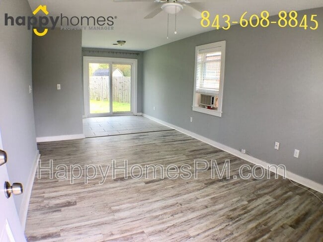 Building Photo - 1556 Kemper Ave