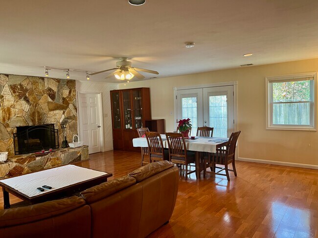 Building Photo - 2108 Beckman Cv