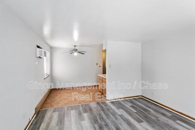 Foto del edificio - 17754 Rosewood Dr