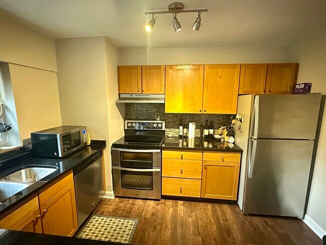 Foto del edificio - 4960 N Marine Dr